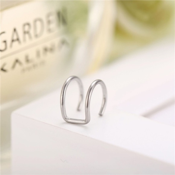 Minimalist Boho Double Twist NoPierce Cuff Earring - Picture 2 of 6